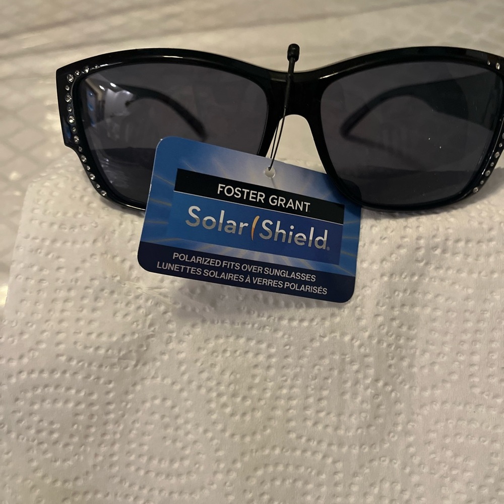 NWT Foster Grant Black Solar Shield Sunglasses